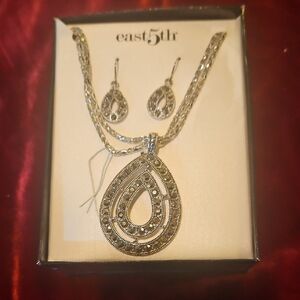 East 5th Silver Teardrop Necklace Set